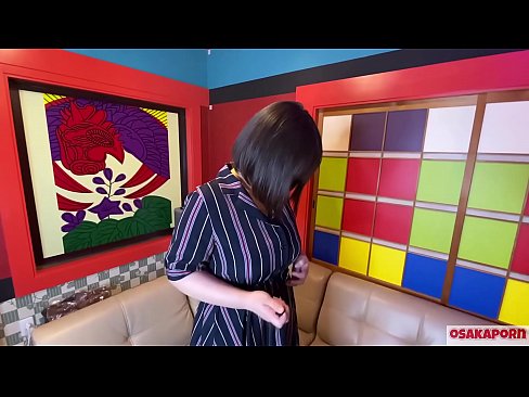 ❤️ Cutie Japanese pẹlu awọn omu nla ṣe baraenisere pẹlu awọn nkan isere ibalopọ ati pe o ni orgasm kan. O sọrọ ninu ifọrọwanilẹnuwo kan nipa iriri onibaje rẹ. Awọn ori omu nla ati obo ti o ni irun ti n kerora. Osaka onihoho ❤️❌ si wa ❌❤