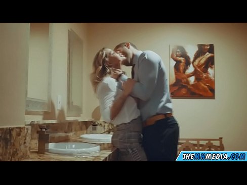 ❤️ Nigbati bilondi ti oyan ba tan ọ ni yara isinmi ti gbogbo eniyan ❤️❌ si wa ❌❤